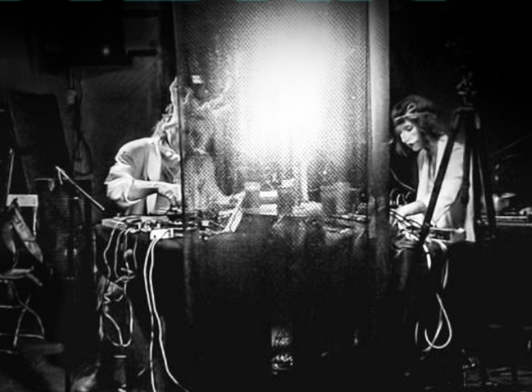 howlingmystics-live.png